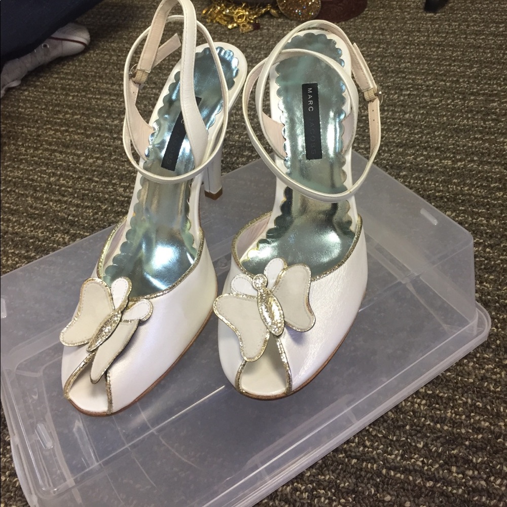 Marc Jacobs White and Gold Butterfly Accent Heels